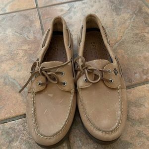 EUC Men’s Sperry Topsider boat shoes.Medium brown.  Leather. Worn once. Size 8.5
